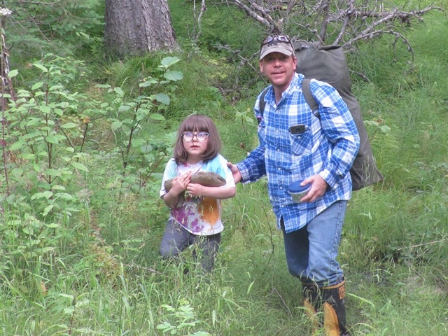 Maggie and Kevin Joubert Gold panning day (2)